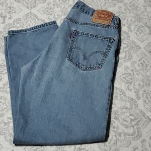 Levis 550